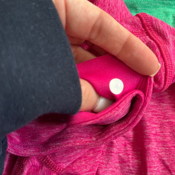 Lululemon Bright Pink Crop Wunder Under Leggings Size 4 - Picture 3 of 6